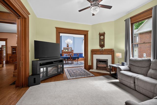 229 W LEXINGTON Avenue, Danville, KY 40422