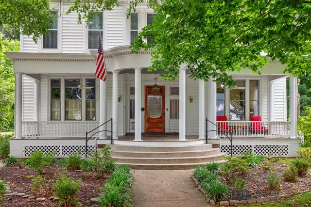 229 W LEXINGTON Avenue, Danville, KY 40422
