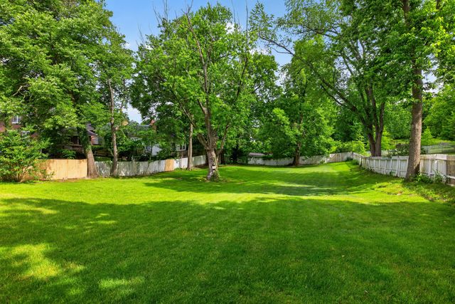 229 W LEXINGTON Avenue, Danville, KY 40422