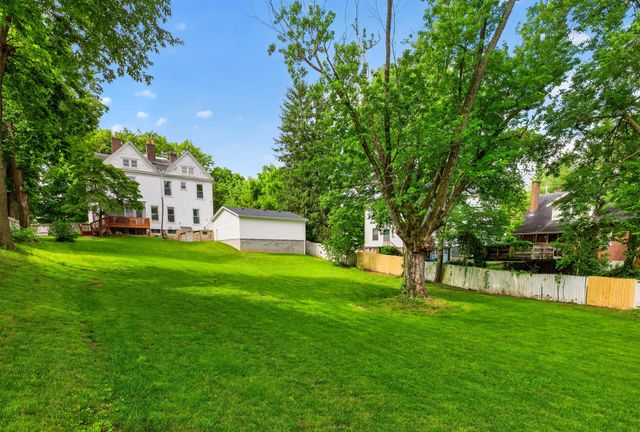 229 W LEXINGTON Avenue, Danville, KY 40422