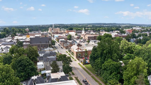 229 W LEXINGTON Avenue, Danville, KY 40422