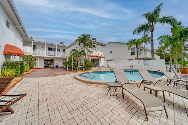 2724 NE 14th St, Fort Lauderdale, FL 33304
