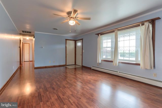 3065 W OAK ST, Lebanon, PA 17042