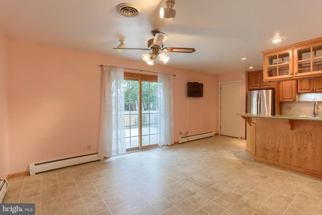 3065 W OAK ST, Lebanon, PA 17042