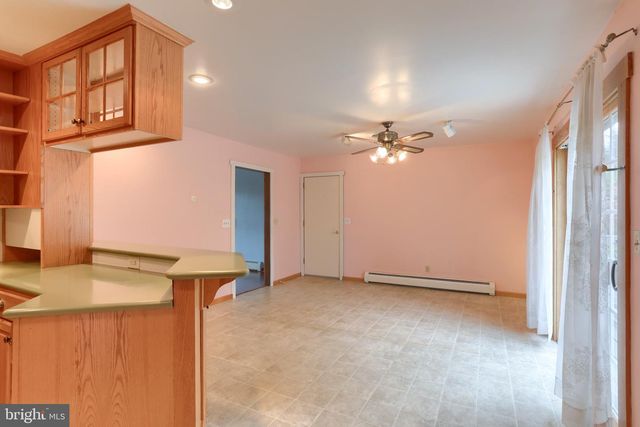 3065 W OAK ST, Lebanon, PA 17042