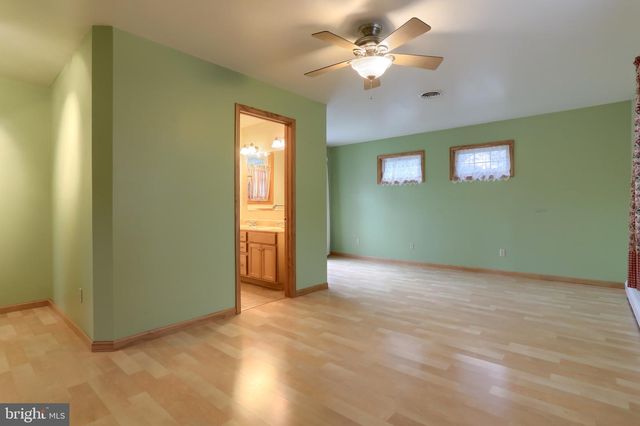 3065 W OAK ST, Lebanon, PA 17042