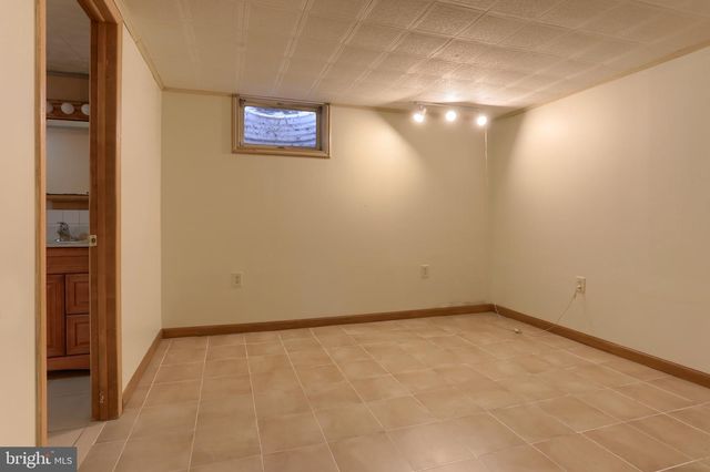 3065 W OAK ST, Lebanon, PA 17042