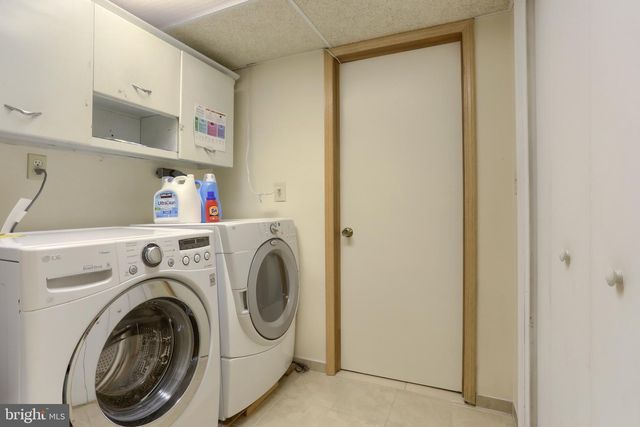 3065 W OAK ST, Lebanon, PA 17042