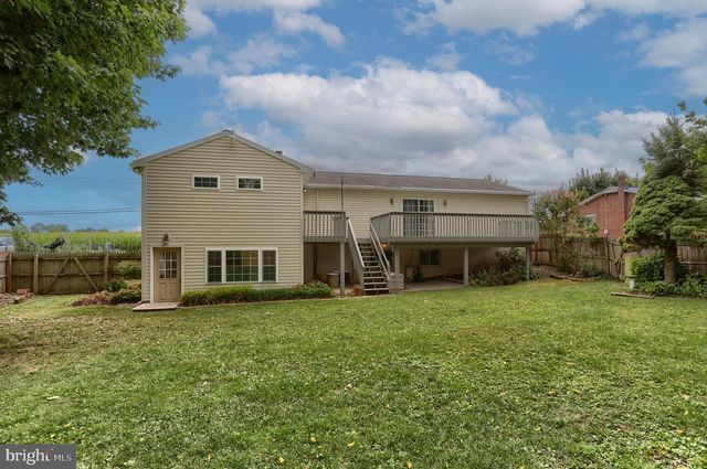 3065 W OAK ST, Lebanon, PA 17042