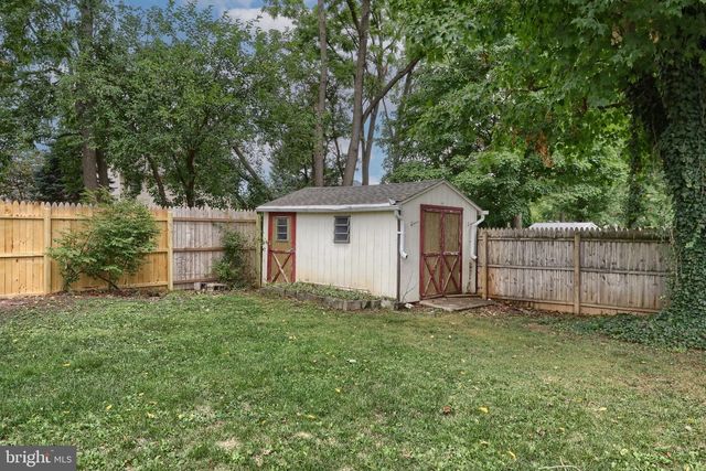 3065 W OAK ST, Lebanon, PA 17042