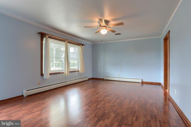 3065 W OAK ST, Lebanon, PA 17042
