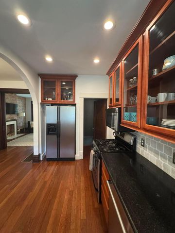 293 E Mithoff Street, Columbus, OH 43206