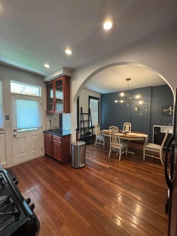 293 E Mithoff Street, Columbus, OH 43206