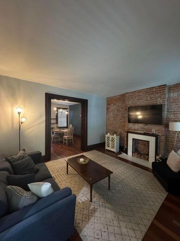 293 E Mithoff Street, Columbus, OH 43206