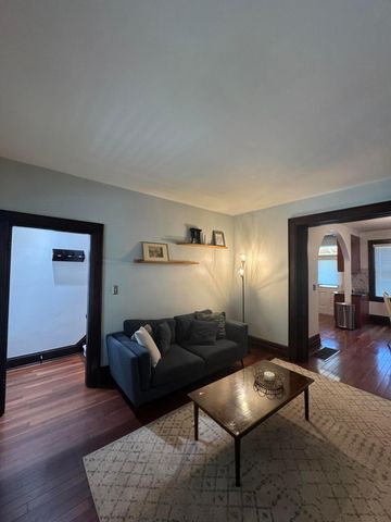 293 E Mithoff Street, Columbus, OH 43206