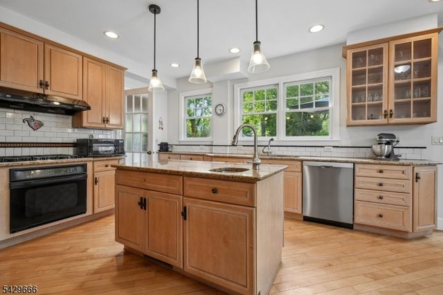 311 S Ridgewood Rd, South Orange Village Twp., NJ 07079