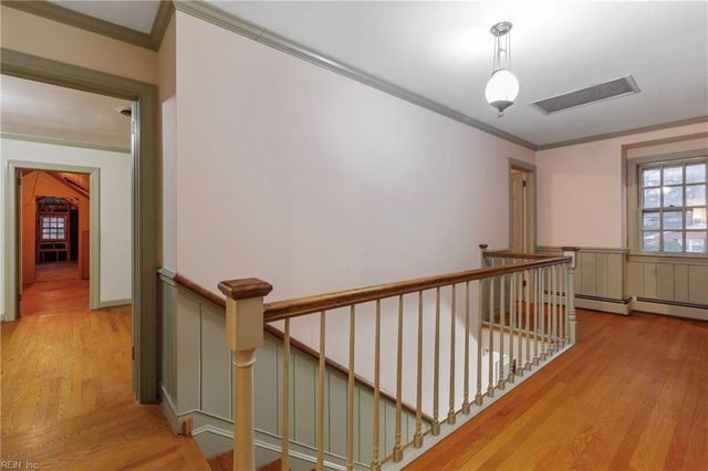 116 Crittenden LN, Newport News, VA 23606