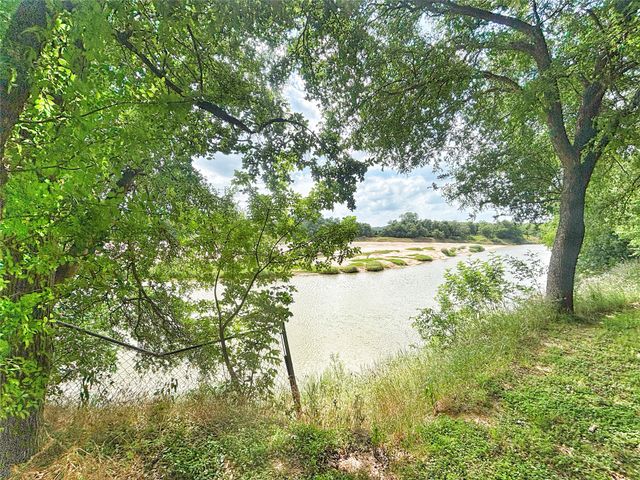 101 River View Road, Millsap, TX 76066