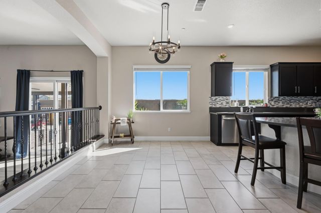 2012 Van Ruiten Dr, Lodi, CA 95242