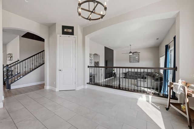 2012 Van Ruiten Dr, Lodi, CA 95242