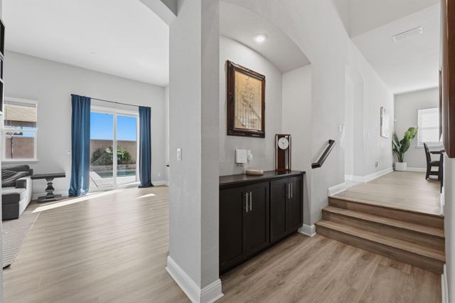 2012 Van Ruiten Dr, Lodi, CA 95242