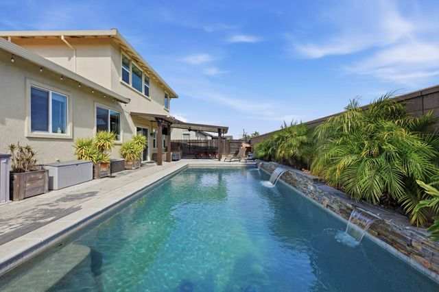 2012 Van Ruiten Dr, Lodi, CA 95242