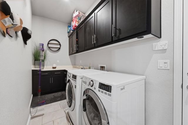 2012 Van Ruiten Dr, Lodi, CA 95242