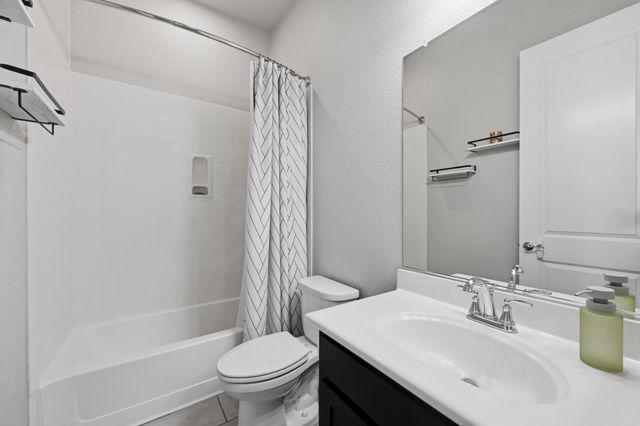 2012 Van Ruiten Dr, Lodi, CA 95242