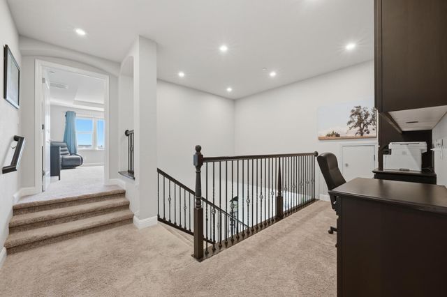 2012 Van Ruiten Dr, Lodi, CA 95242