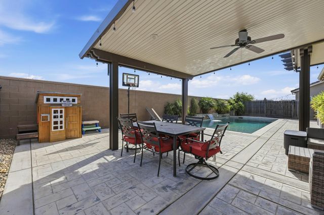 2012 Van Ruiten Dr, Lodi, CA 95242