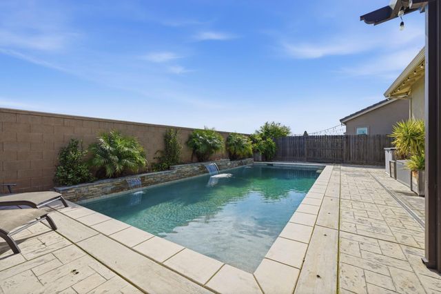 2012 Van Ruiten Dr, Lodi, CA 95242