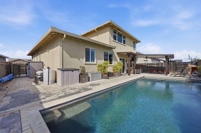 2012 Van Ruiten Dr, Lodi, CA 95242