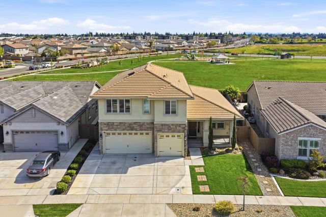 2012 Van Ruiten Dr, Lodi, CA 95242