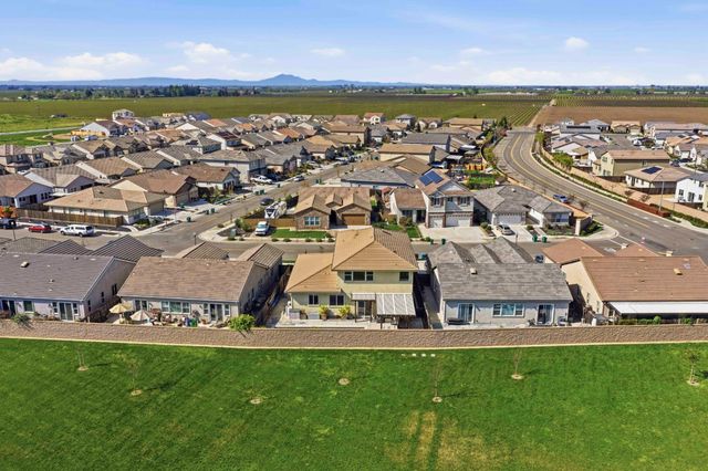 2012 Van Ruiten Dr, Lodi, CA 95242
