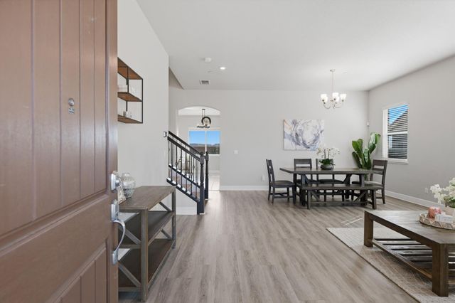 2012 Van Ruiten Dr, Lodi, CA 95242