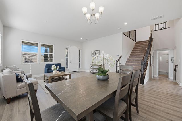 2012 Van Ruiten Dr, Lodi, CA 95242