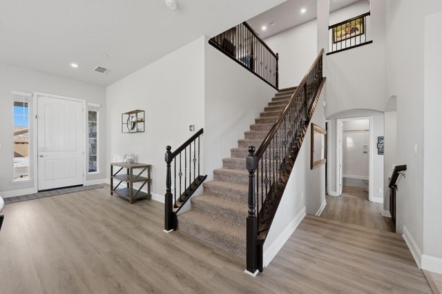 2012 Van Ruiten Dr, Lodi, CA 95242