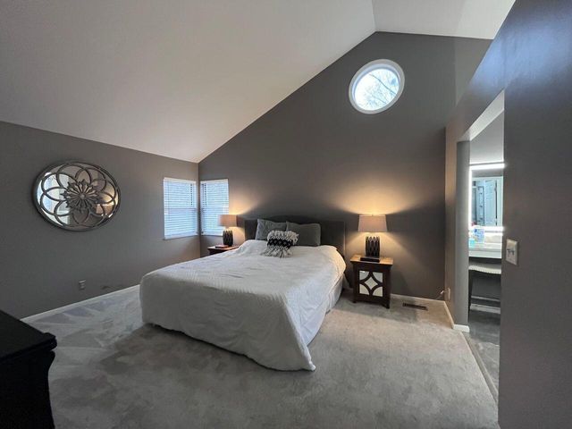 2084 Lakelyn Court, Crescent Springs, KY 41017