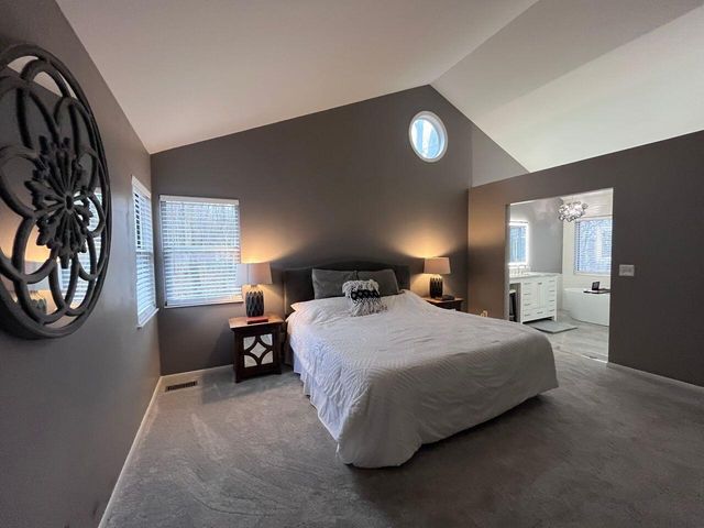 2084 Lakelyn Court, Crescent Springs, KY 41017