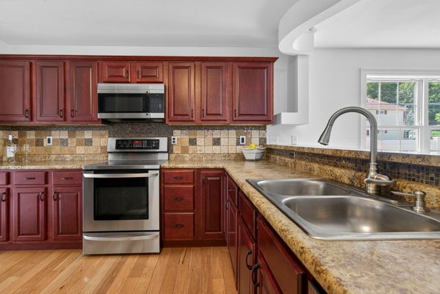 75 McDuffie Street, Manchester, NH 03102