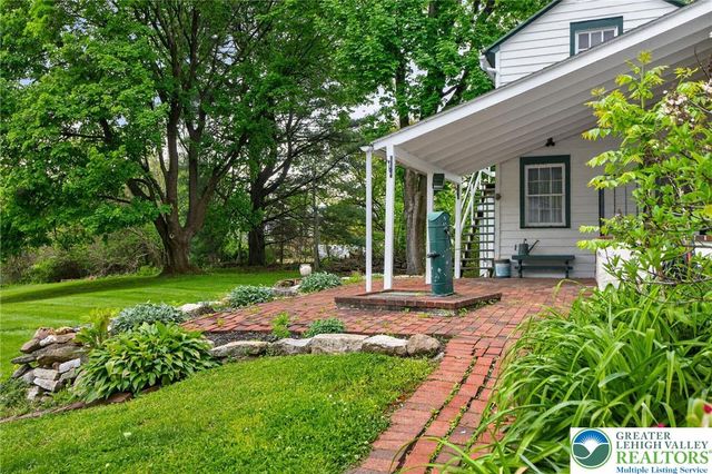 5686 Cetronia Road, Upper Macungie Twp, PA 18106