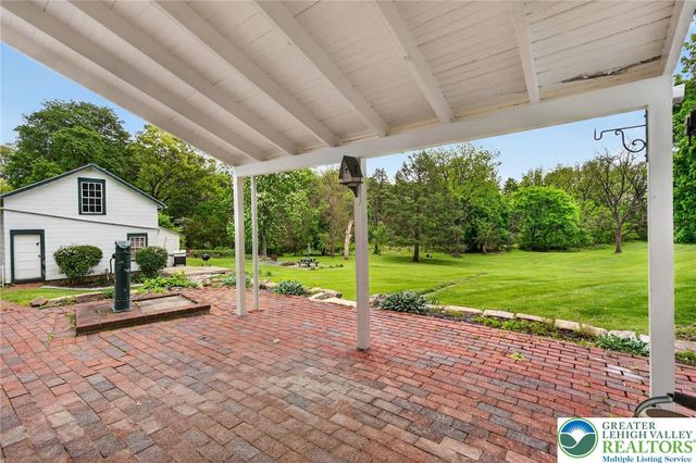 5686 Cetronia Road, Upper Macungie Twp, PA 18106