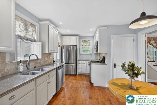 5686 Cetronia Road, Upper Macungie Twp, PA 18106