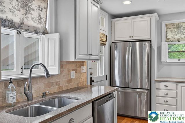 5686 Cetronia Road, Upper Macungie Twp, PA 18106