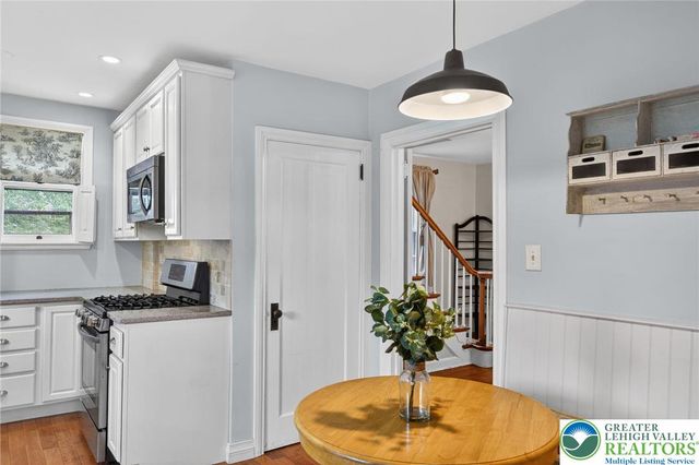 5686 Cetronia Road, Upper Macungie Twp, PA 18106