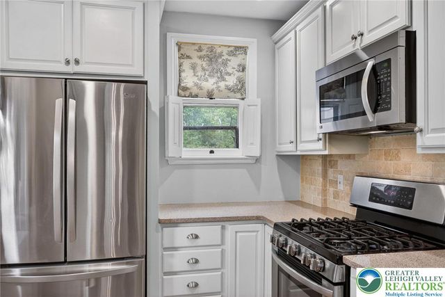 5686 Cetronia Road, Upper Macungie Twp, PA 18106