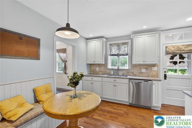 5686 Cetronia Road, Upper Macungie Twp, PA 18106