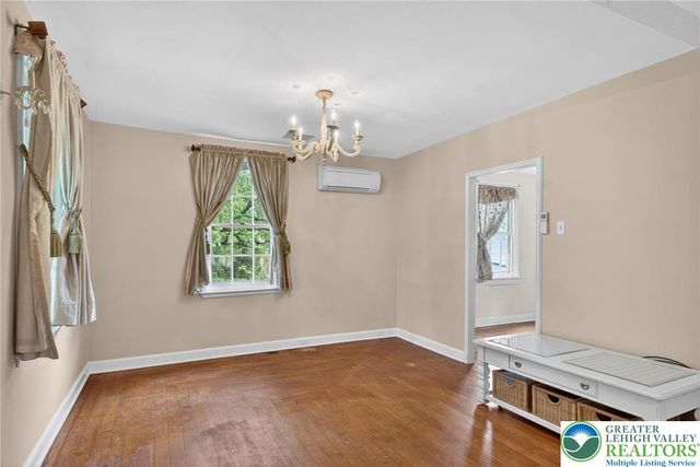 5686 Cetronia Road, Upper Macungie Twp, PA 18106