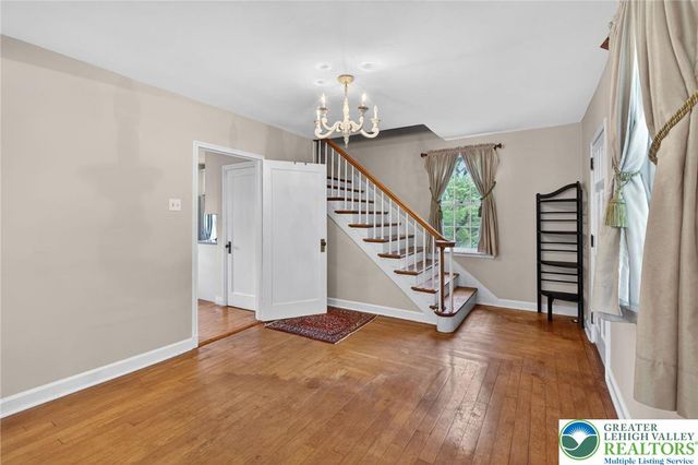 5686 Cetronia Road, Upper Macungie Twp, PA 18106
