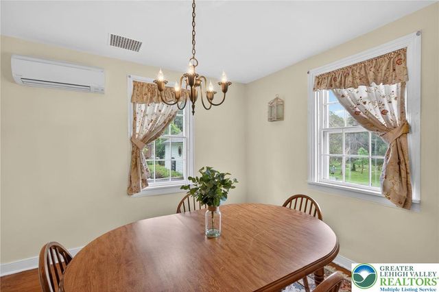 5686 Cetronia Road, Upper Macungie Twp, PA 18106
